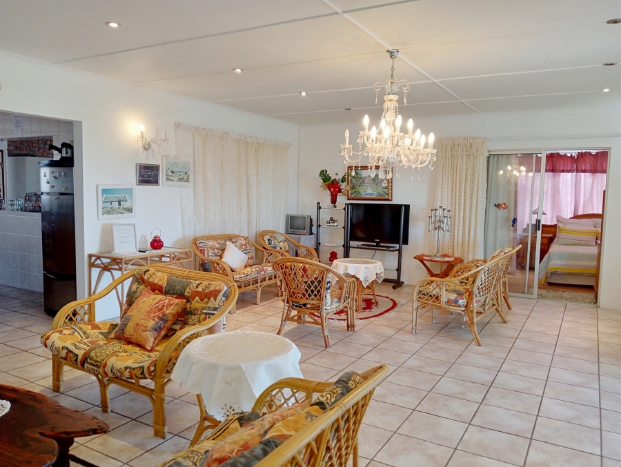 4 Bedroom Property for Sale in Struisbaai Western Cape